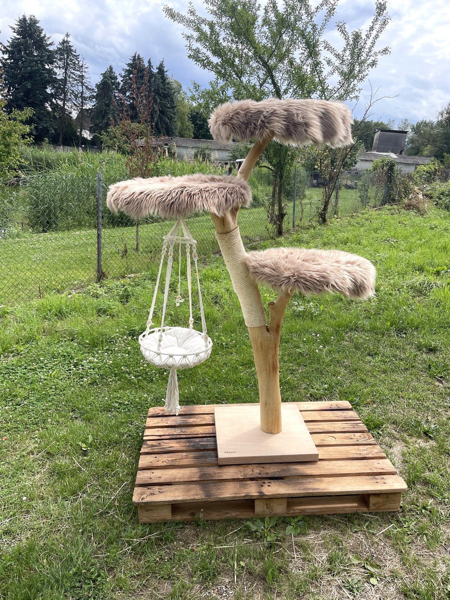 Katzbaum Manufaktur Baden-Baden. www.katzbaum-manufaktur.de, Naturkratzbaum, massiv, handarbeit, Unikat, Kratzbaum Naturholz