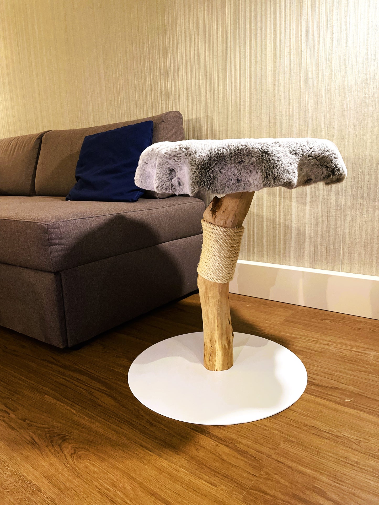 Katzbaum Manufaktur Baden-Baden. www.katzbaum-manufaktur.de, Naturkratzbaum, massiv, handarbeit, Unikat, Kratzstamm, Kratzbaum, Naturholz, Katzenhängematte, Katzenhöhle, Liegemulde, Katze, katzbaum manufaktur, www.katzbaum-manufaktur.de