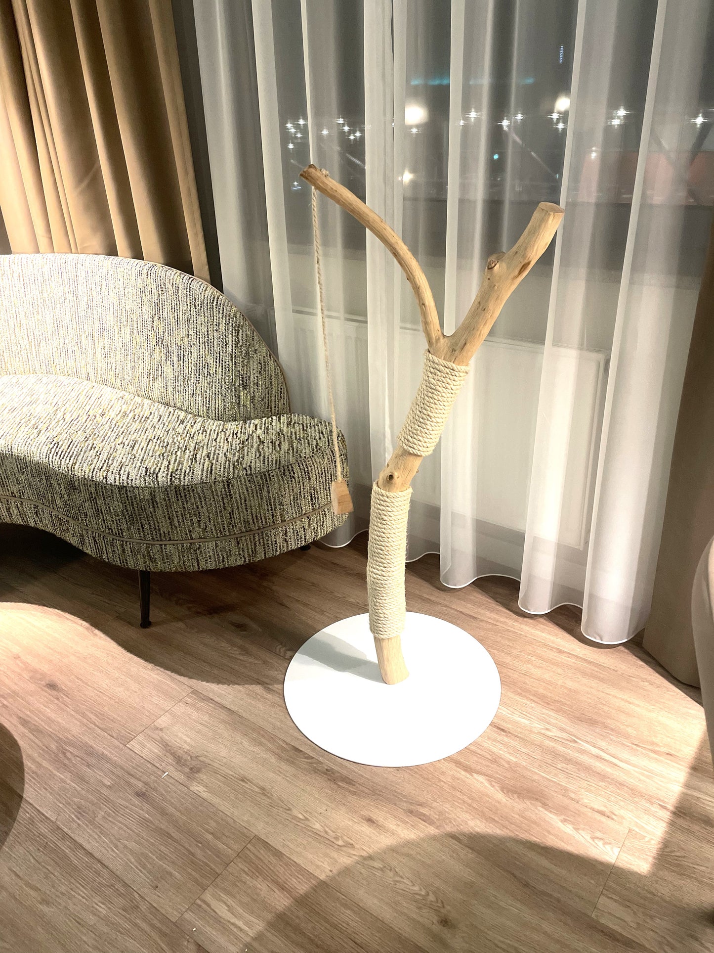 Katzbaum Manufaktur Baden-Baden. www.katzbaum-manufaktur.de, Naturkratzbaum, massiv, handarbeit, Unikat, Kratzstamm, Kratzbaum, Naturholz, Katzenhängematte, Katzenhöhle, Liegemulde, Katze, katzbaum manufaktur, www.katzbaum-manufaktur.de