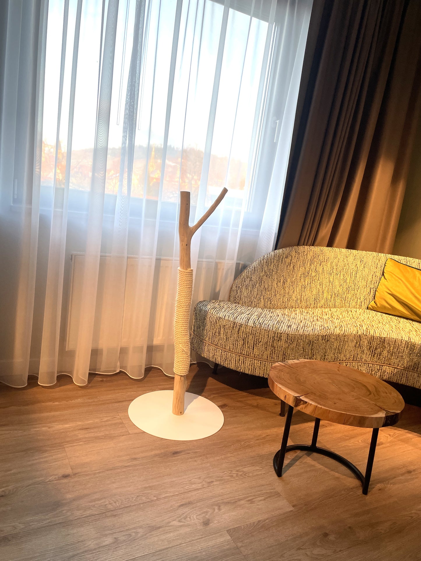 Katzbaum Manufaktur Baden-Baden. www.katzbaum-manufaktur.de, Naturkratzbaum, massiv, handarbeit, Unikat, Kratzbaum Naturholz