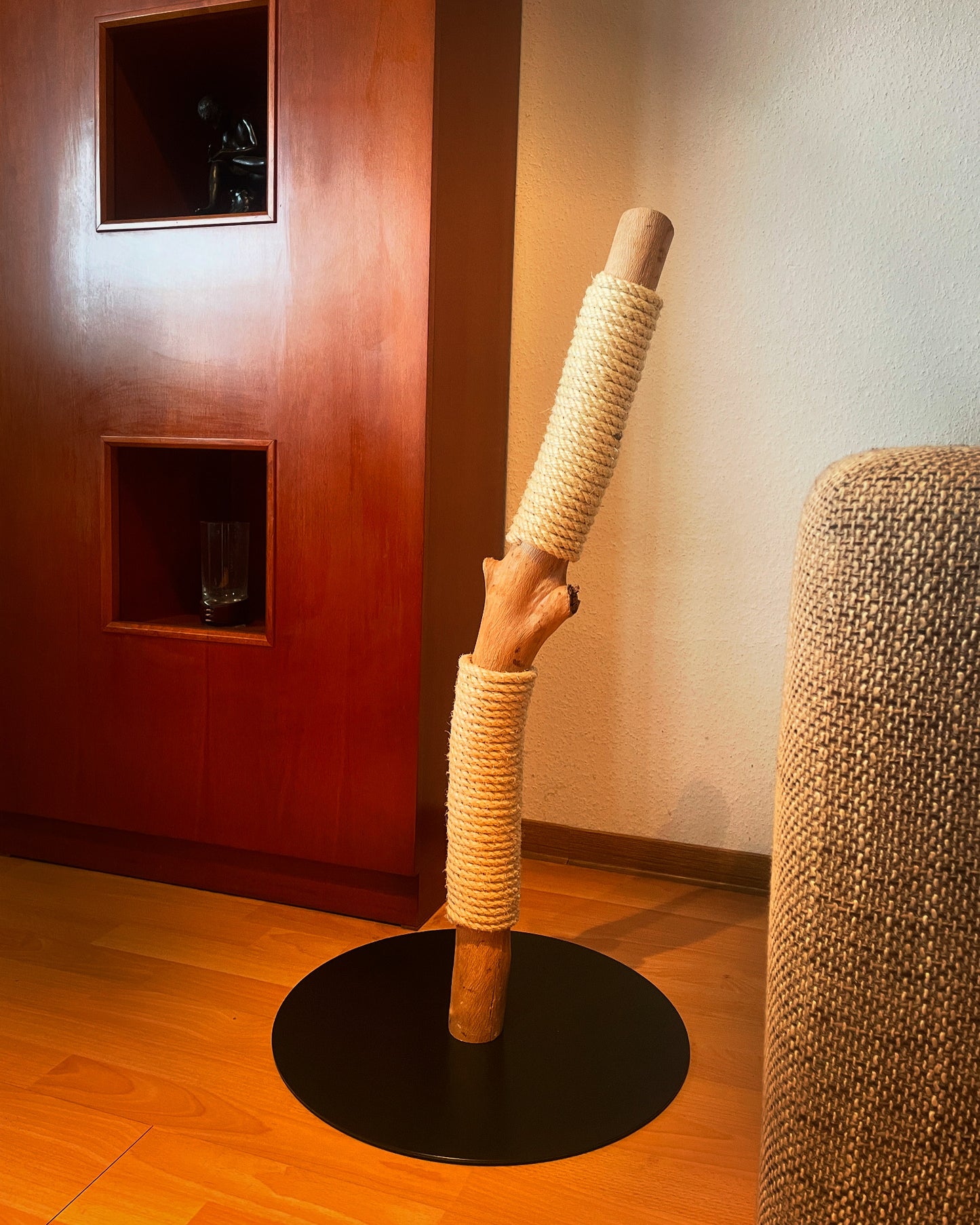 Katzbaum Manufaktur Baden-Baden. www.katzbaum-manufaktur.de, Naturkratzbaum, massiv, handarbeit, Unikat, Kratzstamm, Kratzbaum, Naturholz, Katzenhängematte, Katzenhöhle, Liegemulde, Katze, katzbaum manufaktur, www.katzbaum-manufaktur.de