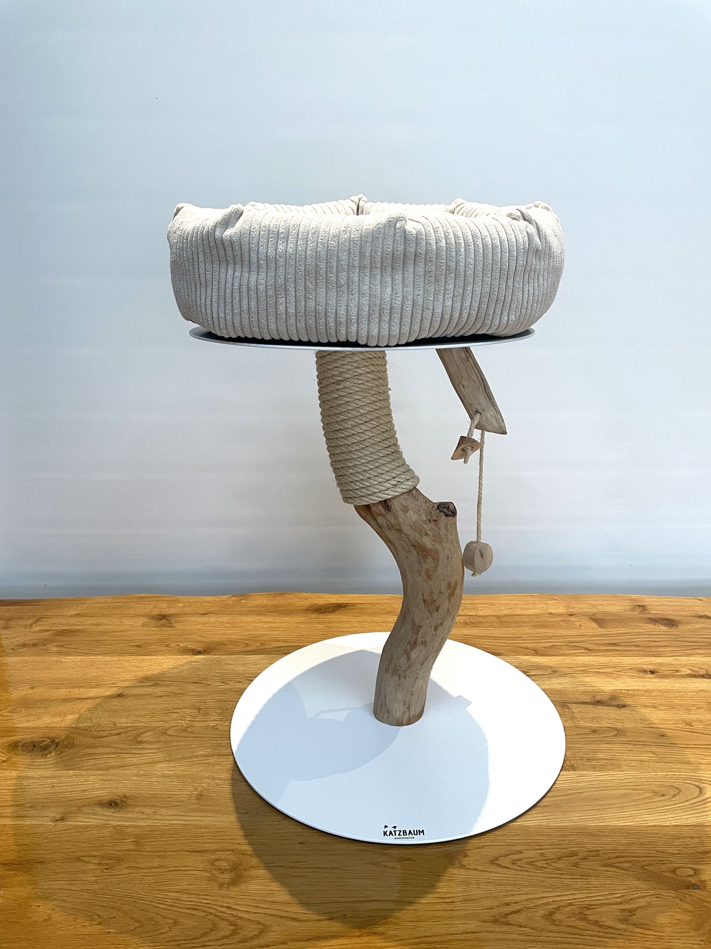 Katzbaum Manufaktur Baden-Baden. www.katzbaum-manufaktur.de, Naturkratzbaum, massiv, handarbeit, Unikat, Kratzbaum Naturholz