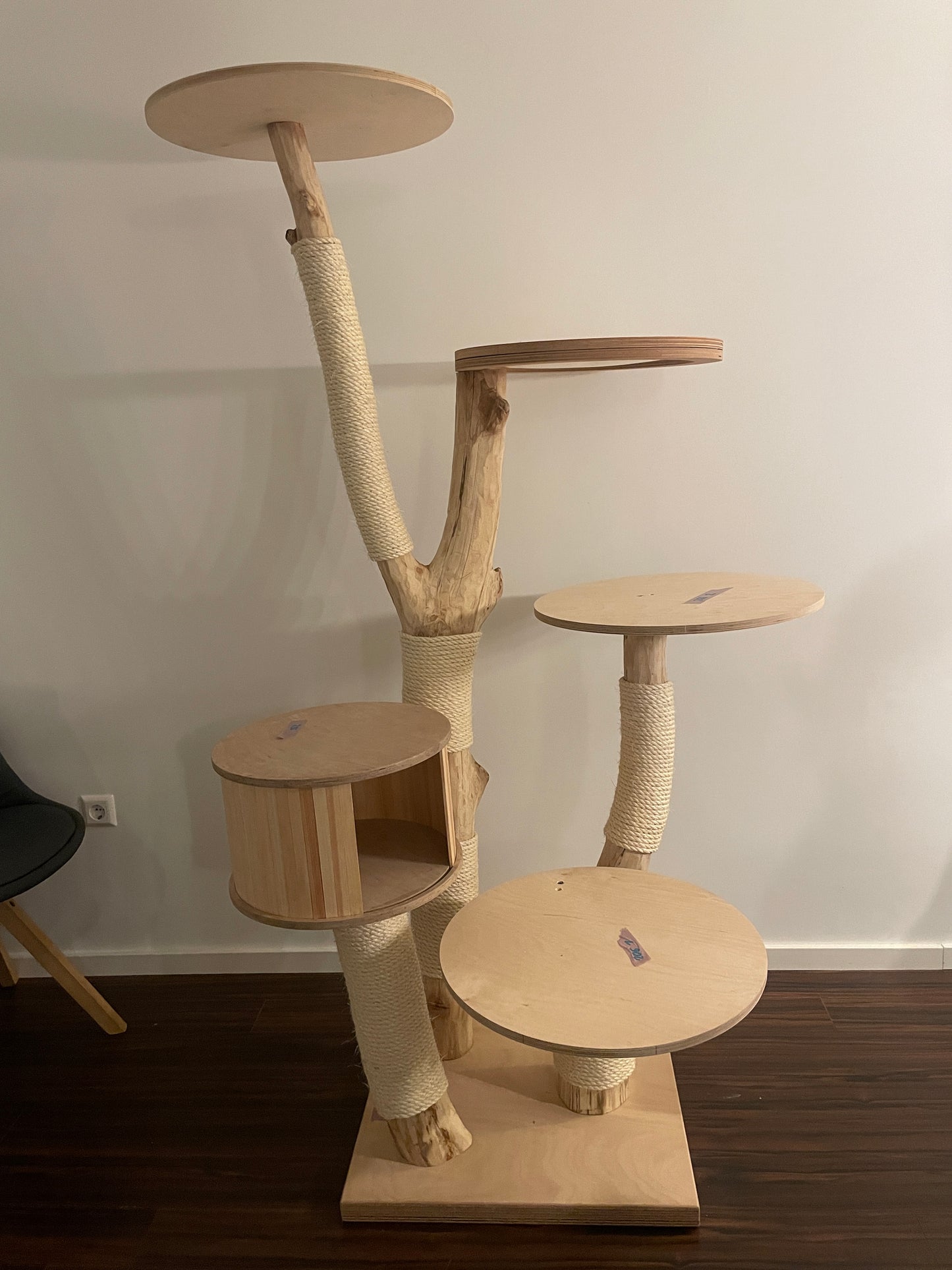 Katzbaum Manufaktur Baden-Baden. www.katzbaum-manufaktur.de, Naturkratzbaum, massiv, handarbeit, Unikat, Kratzbaum Naturholz