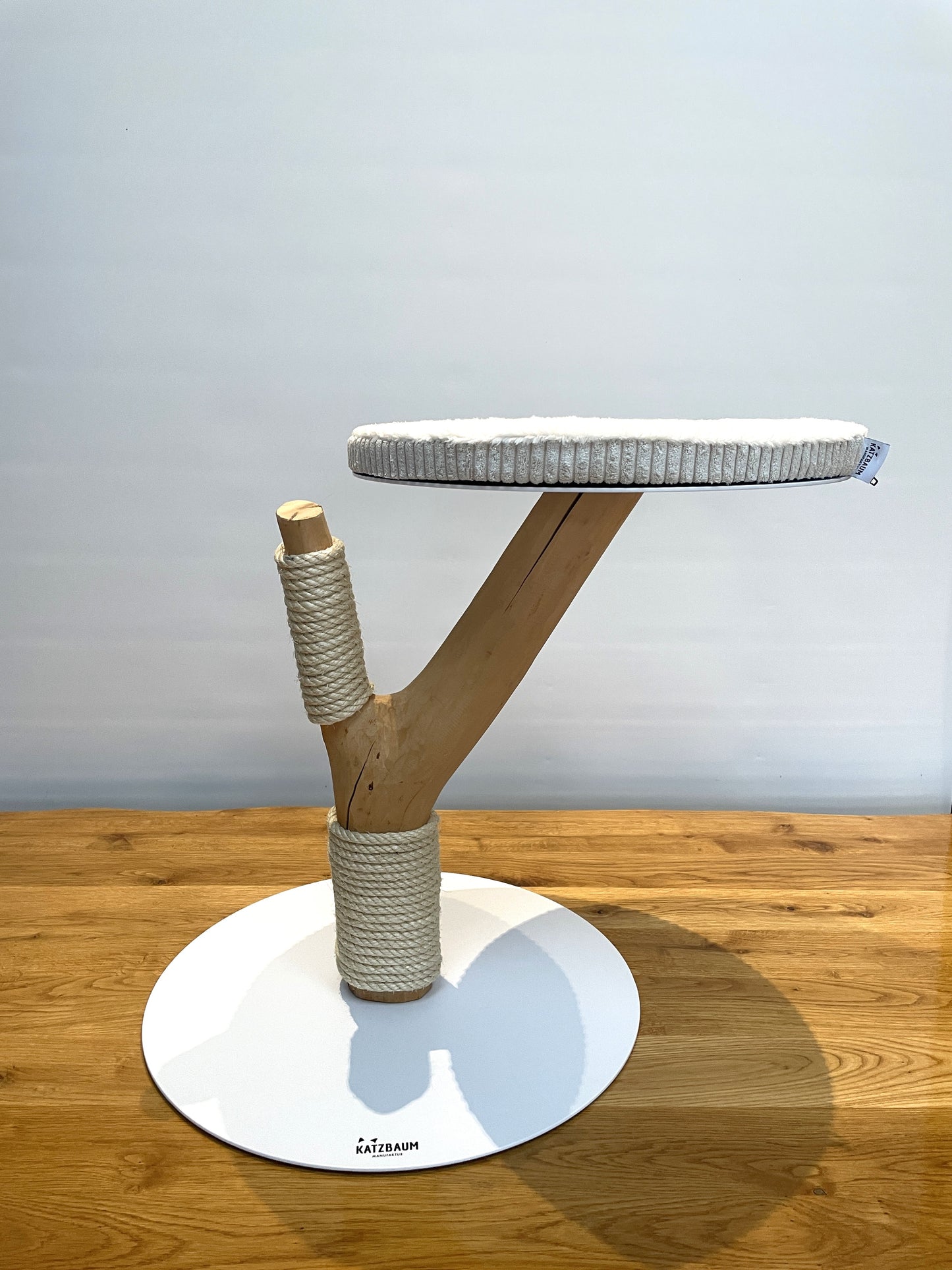 Katzbaum Manufaktur Baden-Baden. www.katzbaum-manufaktur.de, Naturkratzbaum, massiv, handarbeit, Unikat, Kratzbaum Naturholz