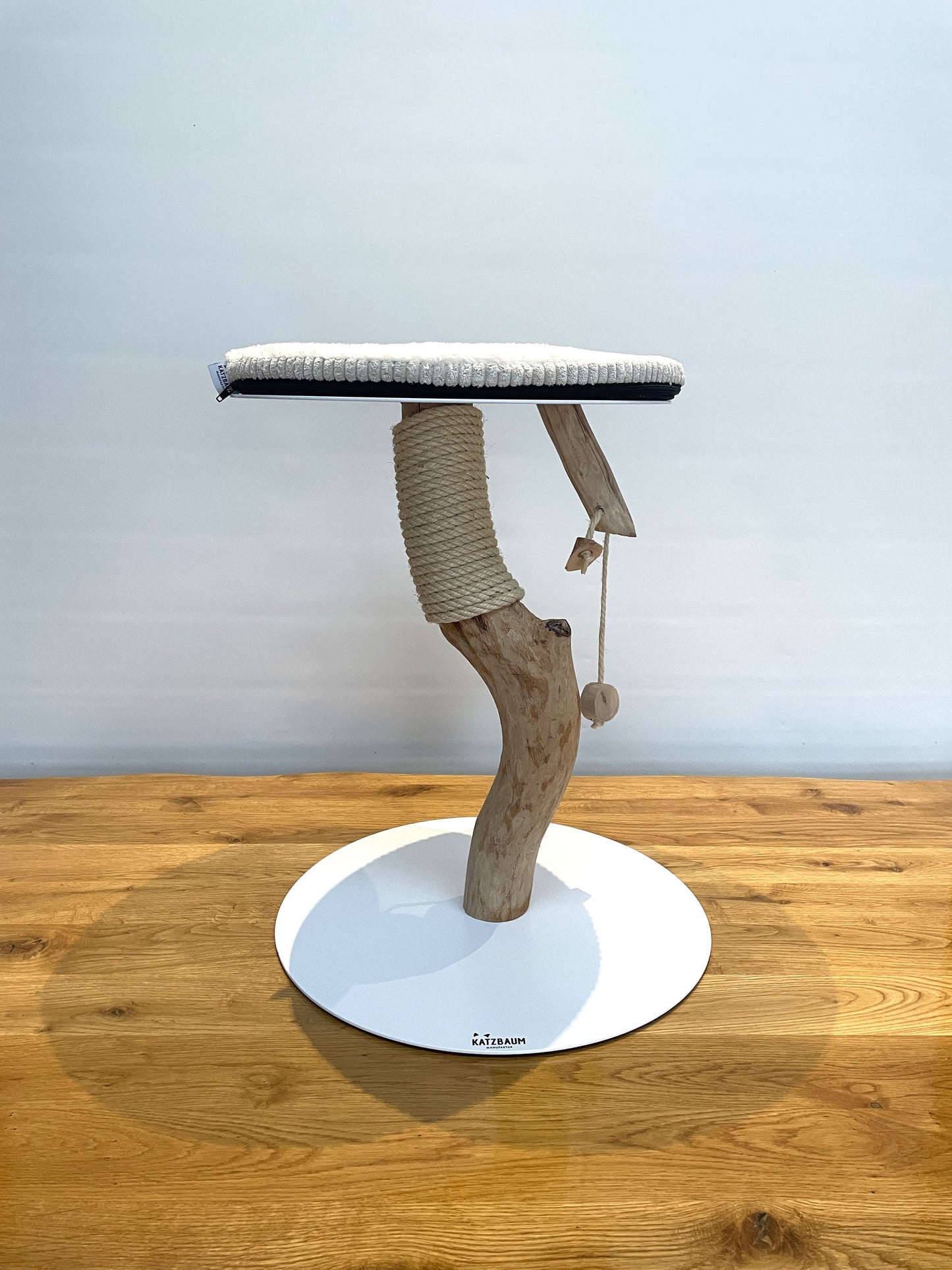 Katzbaum Manufaktur Baden-Baden. www.katzbaum-manufaktur.de, Naturkratzbaum, massiv, handarbeit, Unikat, Kratzbaum Naturholz