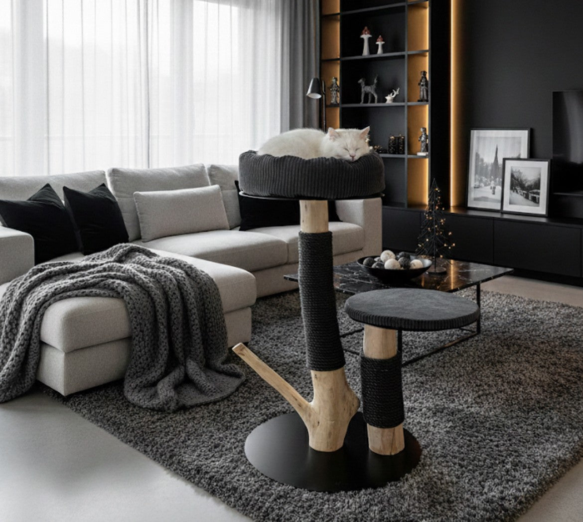 katzbaum manufaktur, www.katzbaum-manufaktur.de, Handgefertigter Kratzstamm aus Naturholz – ein einzigartiges Unikat für Ihre Katze, perfekt zum Kratzen und Klettern. Katzbaum Manufaktur Baden-Baden. www.katzbaum-manufaktur.de, Naturkratzbaum, massiv, handarbeit, Unikat, Kratzstamm, Kratzbaum, Naturholz, Katzenhängematte, Katzenhöhle, Liegemulde, Katze, katzbaum manufaktur, www.katzbaum-manufaktur.de