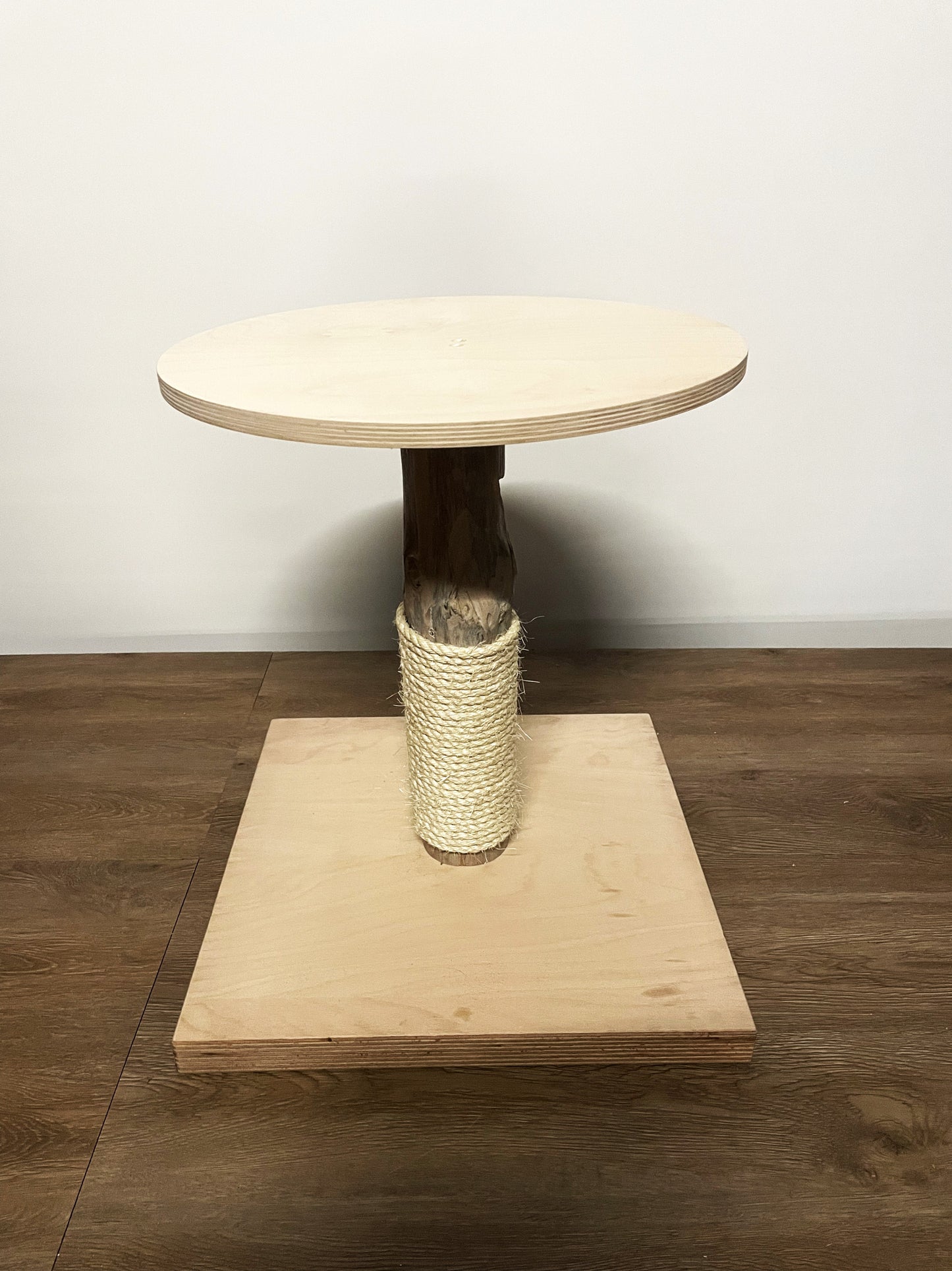 Katzbaum Manufaktur Baden-Baden. www.katzbaum-manufaktur.de, Naturkratzbaum, massiv, handarbeit, Unikat, Kratzbaum Naturholz