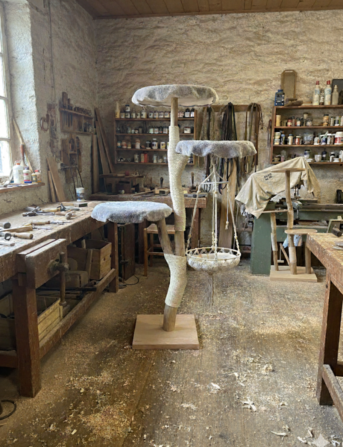 Katzbaum Manufaktur Baden-Baden. www.katzbaum-manufaktur.de, Naturkratzbaum, massiv, handarbeit, Unikat, Kratzbaum Naturholz