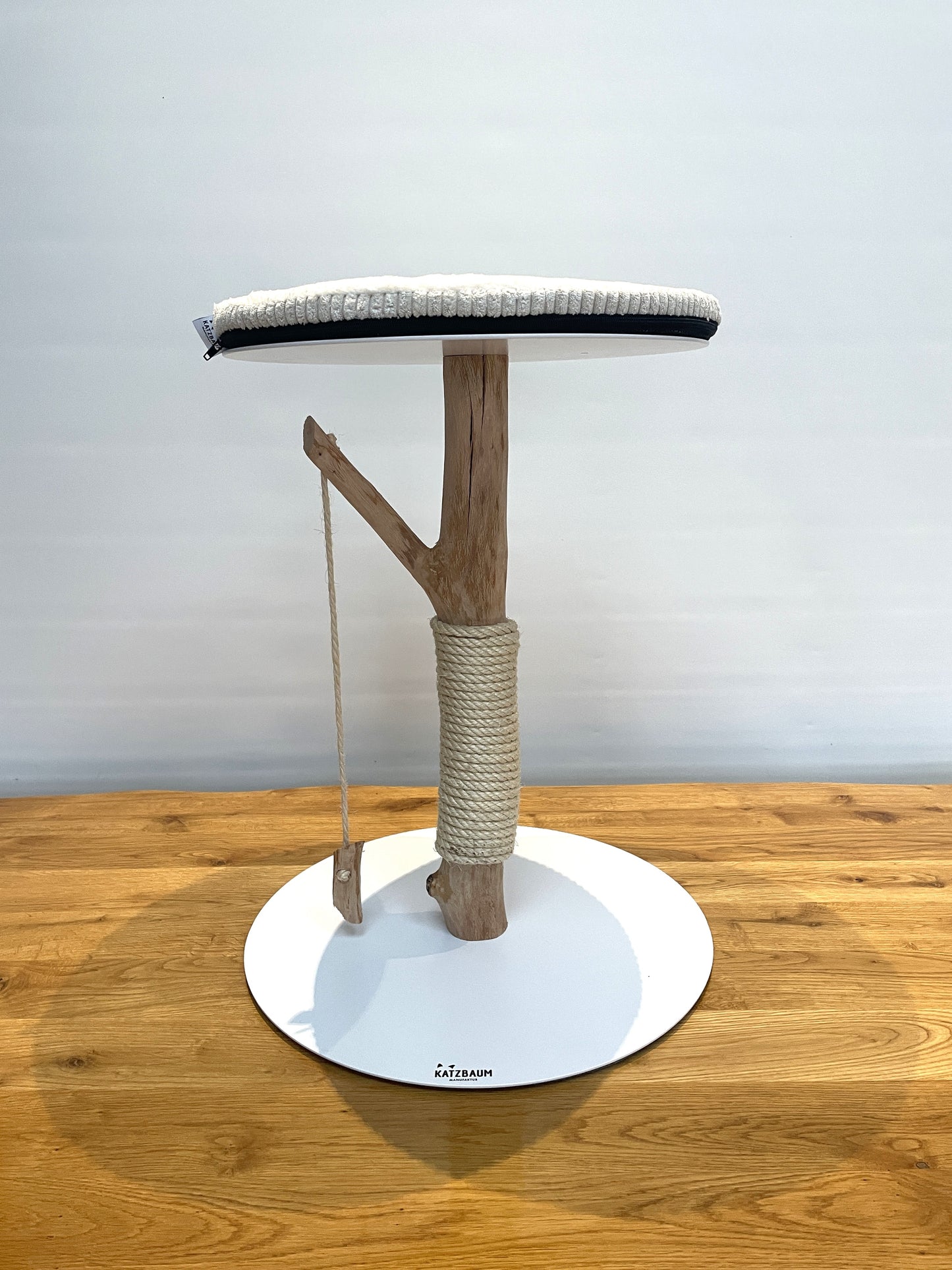 Katzbaum Manufaktur Baden-Baden. www.katzbaum-manufaktur.de, Naturkratzbaum, massiv, handarbeit, Unikat, Kratzbaum Naturholz