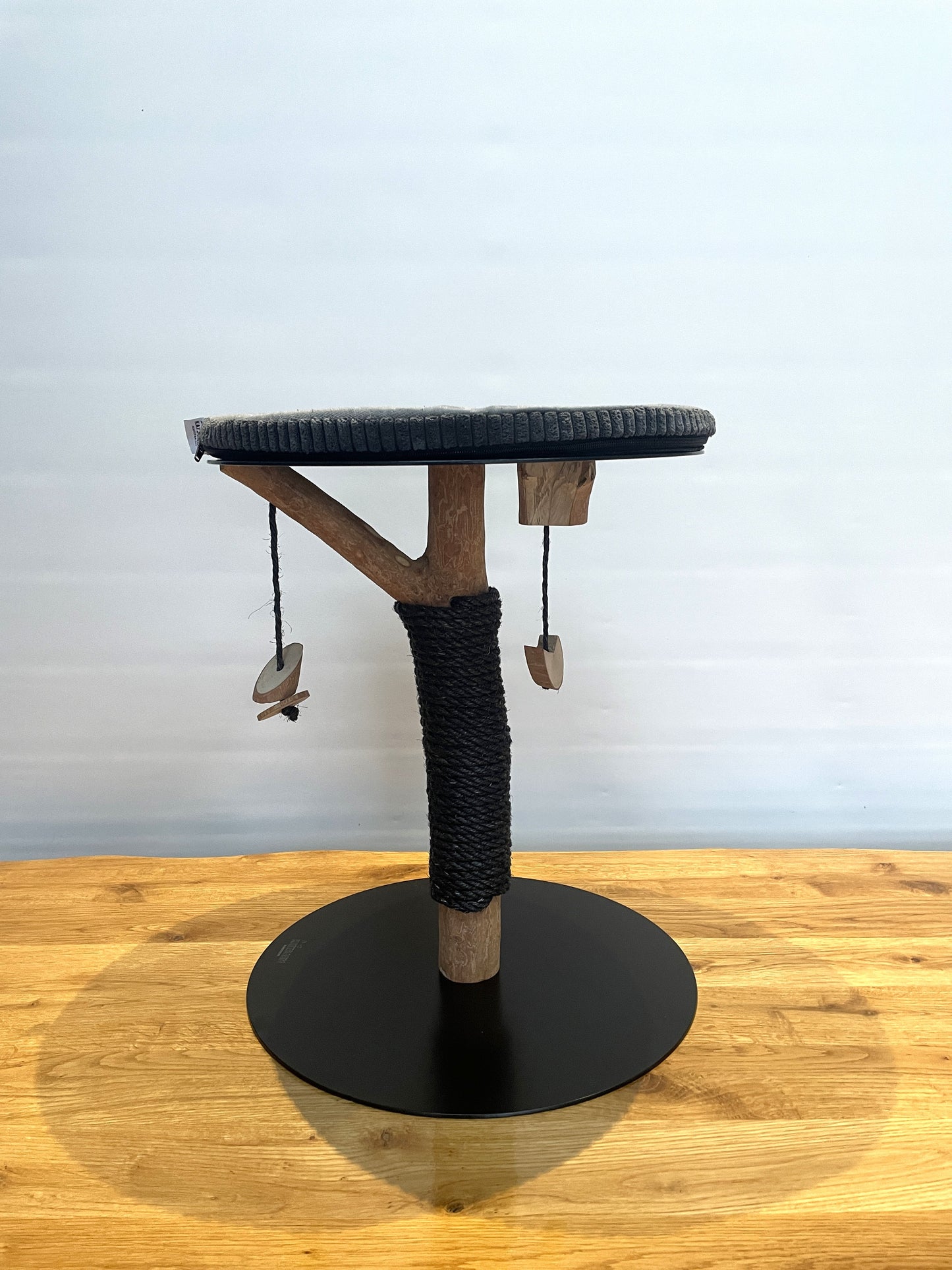 Katzbaum Manufaktur Baden-Baden. www.katzbaum-manufaktur.de, Naturkratzbaum, massiv, handarbeit, Unikat, Kratzbaum Naturholz