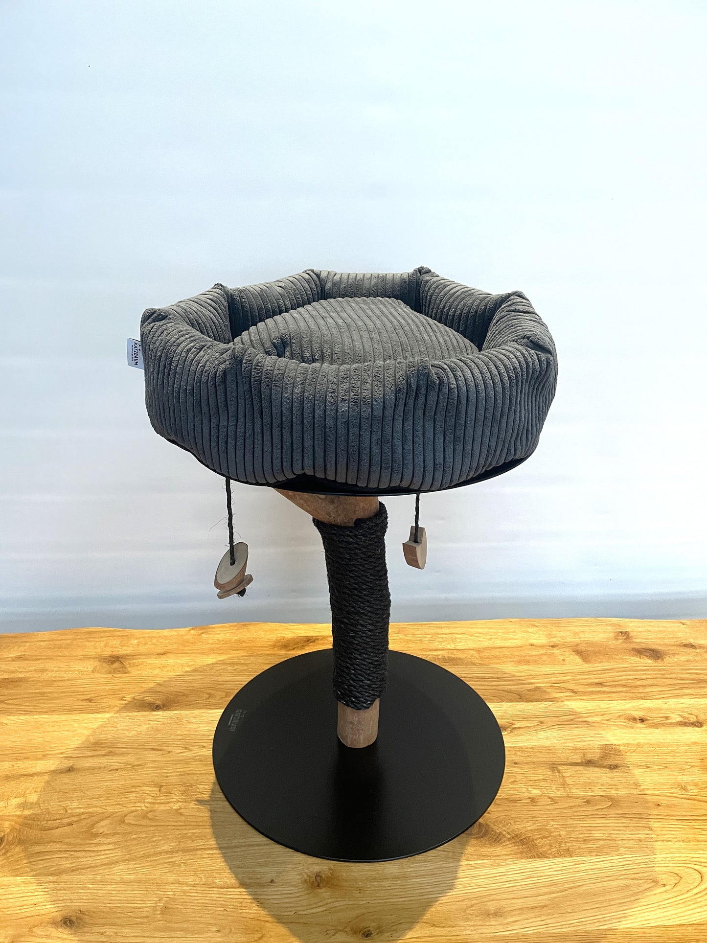 Katzbaum Manufaktur Baden-Baden. www.katzbaum-manufaktur.de, Naturkratzbaum, massiv, handarbeit, Unikat, Kratzbaum Naturholz