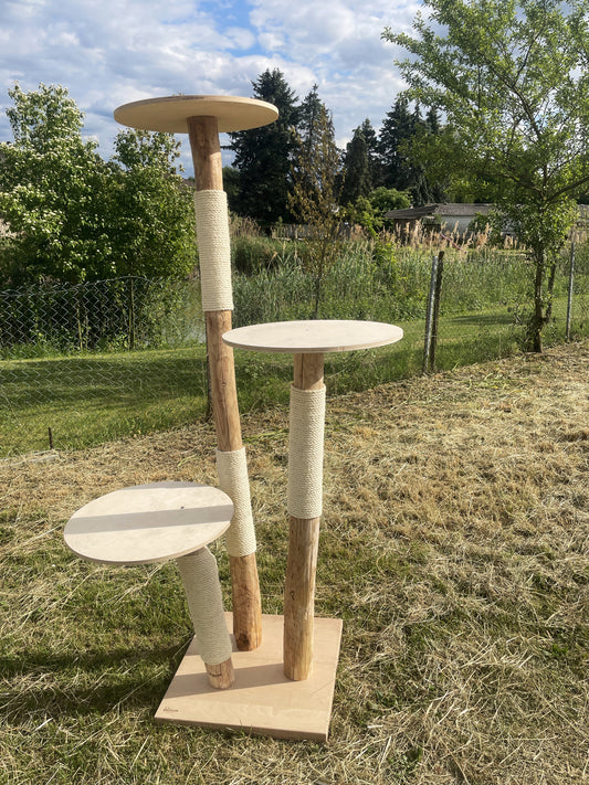 Katzbaum Manufaktur Baden-Baden. www.katzbaum-manufaktur.de, Naturkratzbaum, massiv, handarbeit, Unikat, Kratzbaum Naturholz
